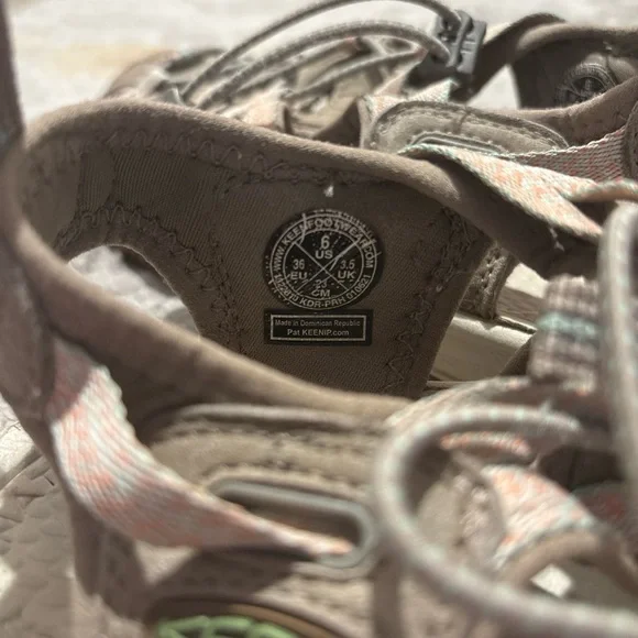 WOMEN'S KEEN WHISPER TAUPE/CORAL WATERPROOF HIKING/BEACH SANDAL SIZE 6 - Picture 7 of 8